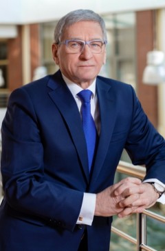 Prof. dr hab. Jerzy Posłuszny, Rektor WSPIA Rzeszowskiej Szkoły Wyższej